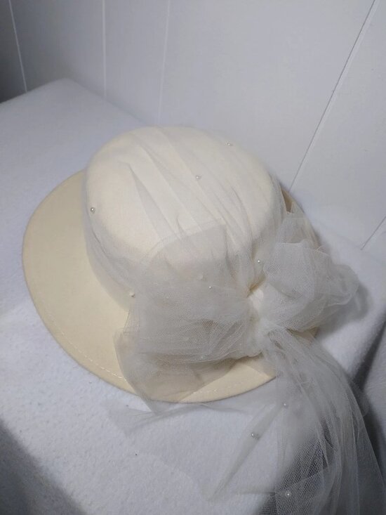 Vintage Wool Church Hat Cream Formal Dress Hat Pearl Beaded Tulle Derby Made USA main image 8